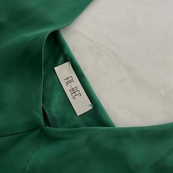 Emerald green dress made in Italy with two side slits and lace bottom - Picture 5 of 7